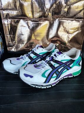 Asics GEL-Kayano 5 360 Retro Tech Runner Sneakers - Women’s Size 8.5